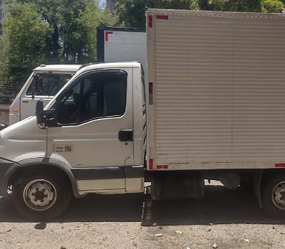 Caminhão Pequeno para Frete em Loteamento Atlântica